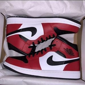 Retro Nike Air Jordan Mid "Bred Toe" 1s